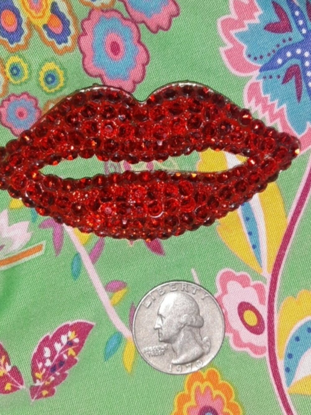 🌺RED CRYSTAL LIPS Pendant